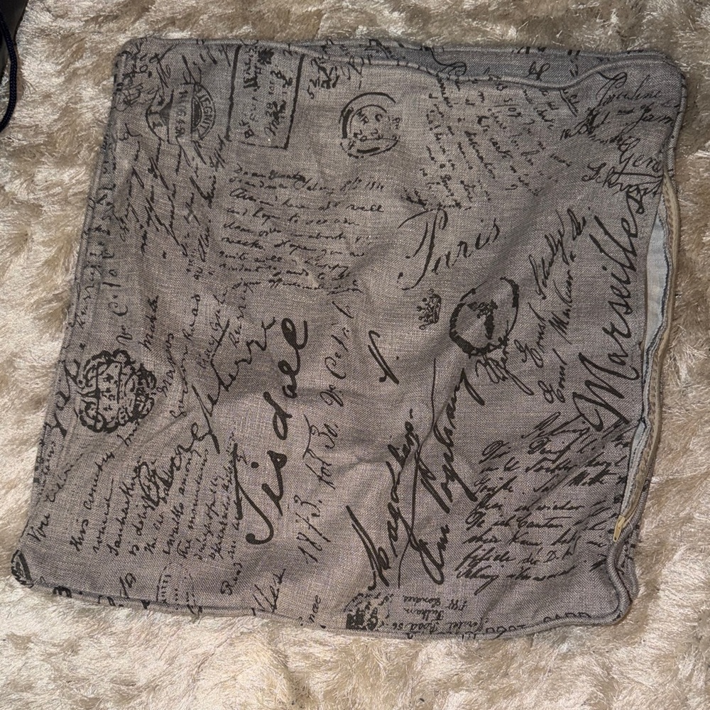 2 pillow cases